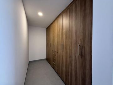 Casa espaciosa y moderna cerca de la UDLAP y la recta a Cholula