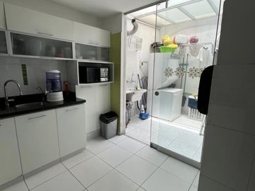 IMPECABLE Y ESPACIOSO DUPLEX INTERNO EN EXCELENTE ZONA DE SAN BORJA.