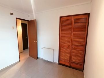 EXCELENTE CASA REMODELADA, SIMON BOLIVAR CON MONTENEGRO, ÑUÑOA, 4 DORMITORIOS, 3 BAÑOS, ESTACIONAMIENTOS, BODEGAS, BUEN PATIO