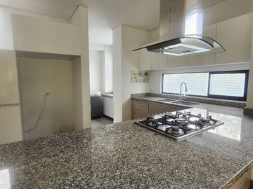 Vendo casa  ESQUINERA CONDOMINIO CLUB HOUSE, 173.14 Mts de construccipn, con un lote de 235.19 mts , la casa es de 2 pisos, sala comedor, cocina, lava