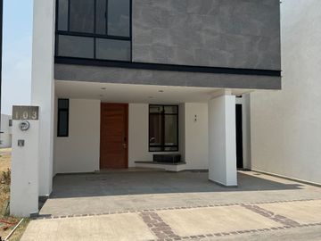 CASA EN VENTA FRACCIONAMIENTO TABACHINES