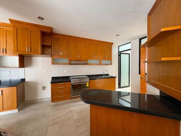 CASA EN VENTA FRACCIONAMIENTO TABACHINES