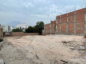 Se Vende Terreno Comercial En Av. Ejercito, Cerro Colorado