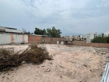 Se Vende Terreno Comercial En Av. Ejercito, Cerro Colorado