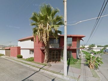 EXCELENTE CASA CON GRAN UBICACION Y GRAN PLUSVALIA AL ADQUIRIRLA MEDIANTE REMATE BANCARIO APROVECHA!!!