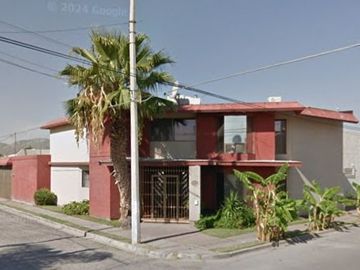 EXCELENTE CASA CON GRAN UBICACION Y GRAN PLUSVALIA AL ADQUIRIRLA MEDIANTE REMATE BANCARIO APROVECHA!!!