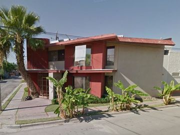 EXCELENTE CASA CON GRAN UBICACION Y GRAN PLUSVALIA AL ADQUIRIRLA MEDIANTE REMATE BANCARIO APROVECHA!!!