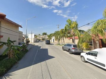 EXCELENTE CASA CON GRAN UBICACION Y GRAN PLUSVALIA AL ADQUIRIRLA MEDIANTE REMATE BANCARIO APROVECHA!!!
