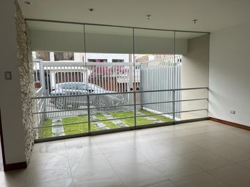 Oportunidad Única: Departamento Moderno De Estreno Con Finos Acabados - La Molina