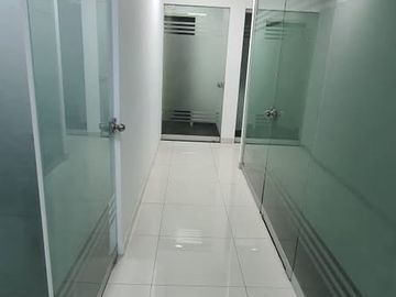 Alquiler de oficina en el centro financiero, San Isidro