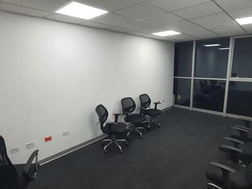 Alquiler de oficina en el centro financiero, San Isidro