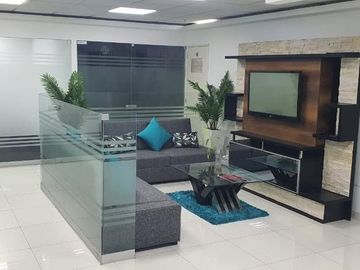 Alquiler de oficina en el centro financiero, San Isidro