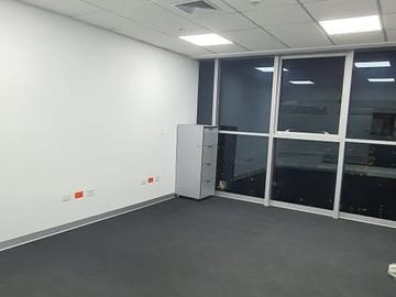 Alquiler de oficina en el centro financiero, San Isidro