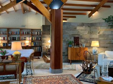 La Encantada de Villa: Casa de 1547 m² con Jardines Amplios en Venta