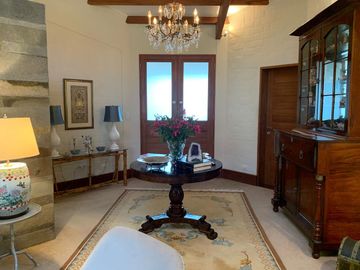La Encantada de Villa: Casa de 1547 m² con Jardines Amplios en Venta