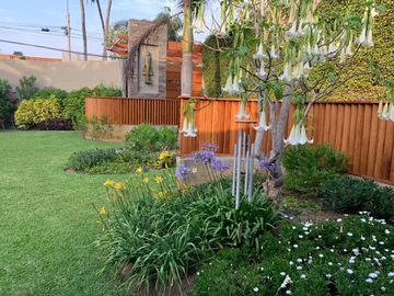 La Encantada de Villa: Casa de 1547 m² con Jardines Amplios en Venta