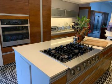 La Encantada de Villa: Casa de 1547 m² con Jardines Amplios en Venta