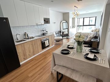 San Isidro: Alquilo Loft con Linea Blanca en Edificio con Areas Comunes