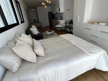 San Isidro: Alquilo Loft con Linea Blanca en Edificio con Areas Comunes