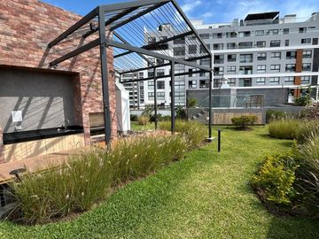 San Isidro: Alquilo Loft con Linea Blanca en Edificio con Areas Comunes