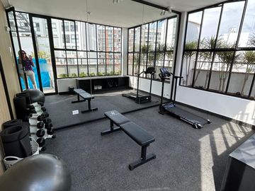 San Isidro: Alquilo Loft con Linea Blanca en Edificio con Areas Comunes