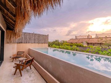 Essentia 3Bed Penthouse with Pool and Spa. Signature Condo.