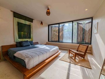 Essentia 3Bed Penthouse with Pool and Spa. Signature Condo.