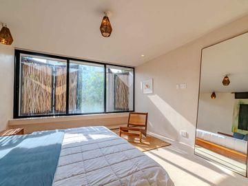 Essentia 3Bed Penthouse with Pool and Spa. Signature Condo.