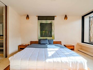 Essentia 3Bed Penthouse with Pool and Spa. Signature Condo.