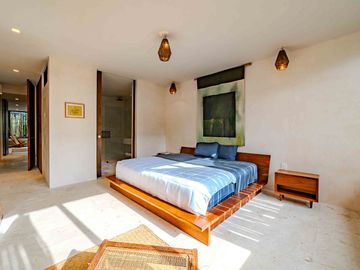 Essentia 3Bed Penthouse with Pool and Spa. Signature Condo.