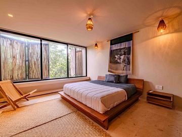 Essentia 3Bed Penthouse with Pool and Spa. Signature Condo.