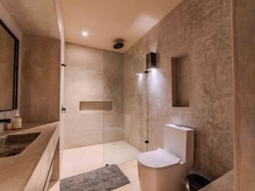 Essentia 3Bed Penthouse with Pool and Spa. Signature Condo.