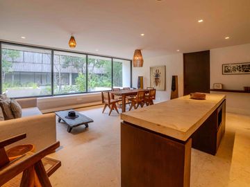 Essentia 3Bed Penthouse with Pool and Spa. Signature Condo.