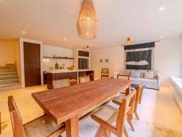 Essentia 3Bed Penthouse with Pool and Spa. Signature Condo.