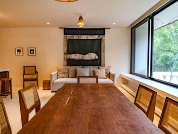 Essentia 3Bed Penthouse with Pool and Spa. Signature Condo.