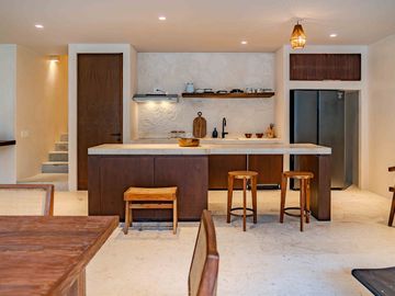 Essentia 3Bed Penthouse with Pool and Spa. Signature Condo.