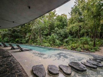 Essentia 3Bed Penthouse with Pool and Spa. Signature Condo.