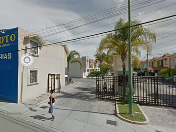 Casa En Remate Bancario En Cto. Panamá, Priv. Panamá, San Francisco Del Rincón, Guanajuato (60% Descuento, Única Oportunidad) SK12