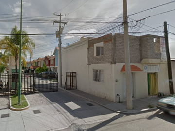Casa En Remate Bancario En Cto. Panamá, Priv. Panamá, San Francisco Del Rincón, Guanajuato (60% Descuento, Única Oportunidad) SK12