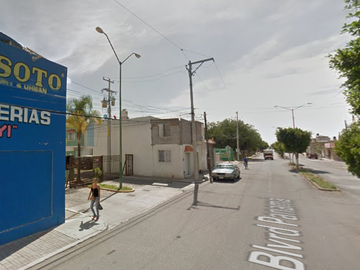Casa En Remate Bancario En Cto. Panamá, Priv. Panamá, San Francisco Del Rincón, Guanajuato (60% Descuento, Única Oportunidad) SK12