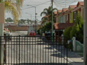 Casa En Remate Bancario En Cto. Panamá, Priv. Panamá, San Francisco Del Rincón, Guanajuato (60% Descuento, Única Oportunidad) SK12