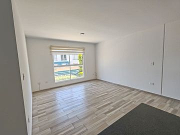 PRECIOSO DEPARTAMENTO EN PLANTA BAJA A SOLO 10 MIN DE AUT. MEX - QRO