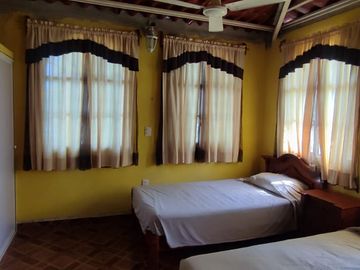 Casa amplia en Col. Piedra Roja, Acapulco