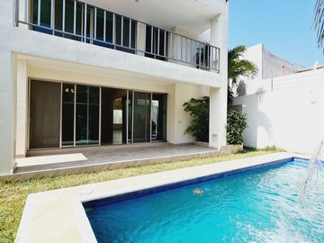 CASA EN VENTA EN EL FRACCIONAMIENTO LAS PALMAS DE MEDELLIN EN BOCA DEL RIO