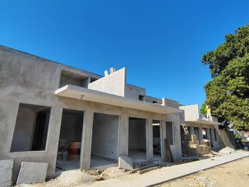 CASA RESIDENCIAL EN KLOSTER DE 14 CASAS CON ALBERCA EN YAUTEPEC.