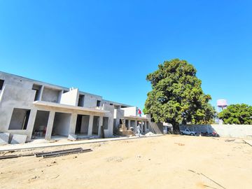CASA RESIDENCIAL EN KLOSTER DE 14 CASAS CON ALBERCA EN YAUTEPEC.