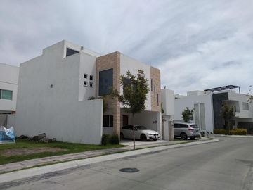 CASA EN VENTA CHOLULA LOMAS DE ANGELOPOLIS