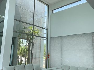 C335 - Venta Casa Mansión en Ribera del Batán Samborondón
