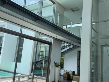 C335 - Venta Casa Mansión en Ribera del Batán Samborondón