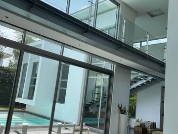 C335 - Venta Casa Mansión en Ribera del Batán Samborondón